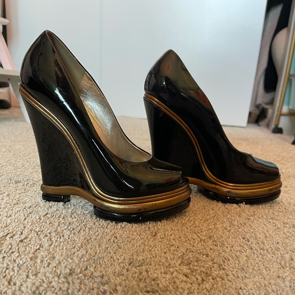 Dolce and Gabbana platforms